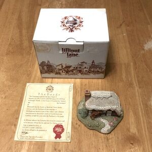 Lilliput Lane Strawberry Cottage